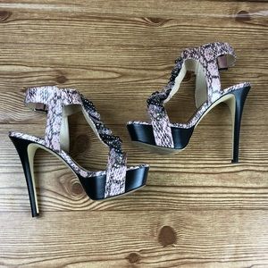 Bakers “Amor” Pink and Black Pumps